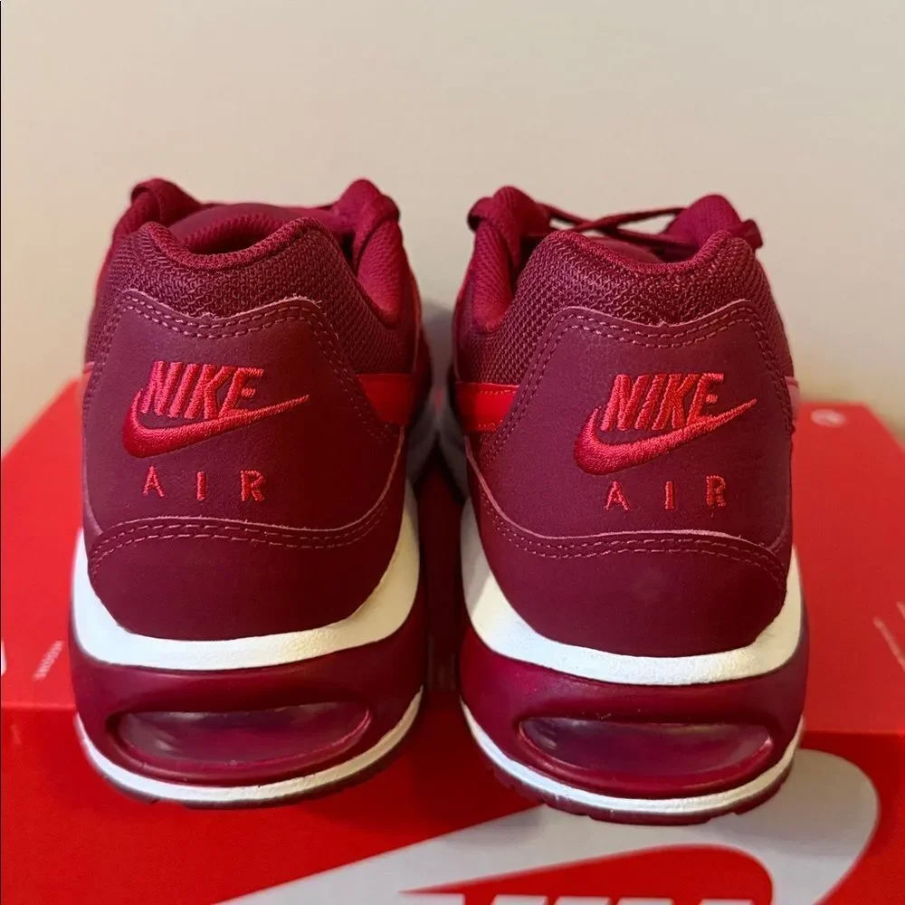 Nike Air Max Command Gym Red 629993-661 Men’s Size 9